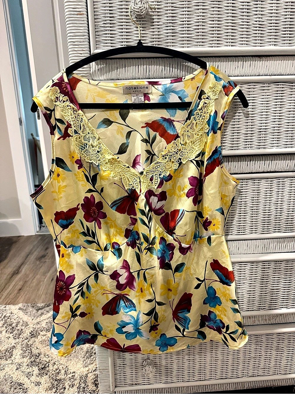 Notations Floral Lace Neck Blouse in Yellow Size 6 Like New